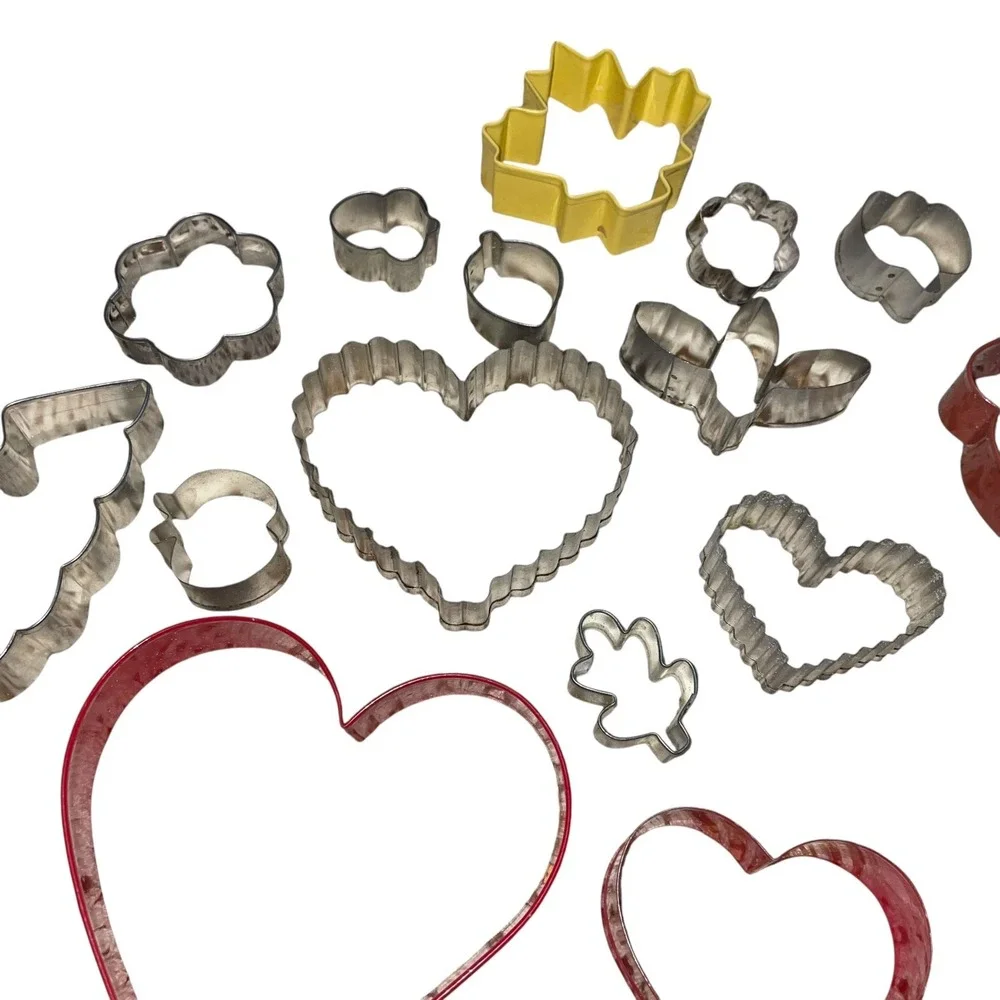 Vintage Cookie Cutter Lot‎ Hearts Apple Angel Metal 17